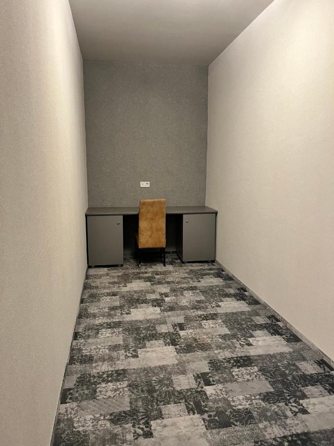 Albert Hotel プロイェシュティ エクステリア 写真